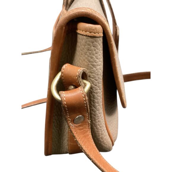 Vintage Dooney &Bourke Crossbody Women’s 1Size Pebbled Leather Flap Oner Closure - Picture 4 of 9